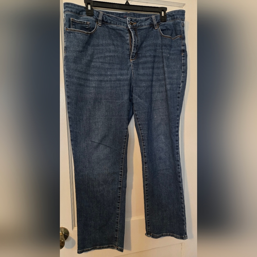 Liz Claiborne Women's Straight Leg Jeans in Medium Blue
